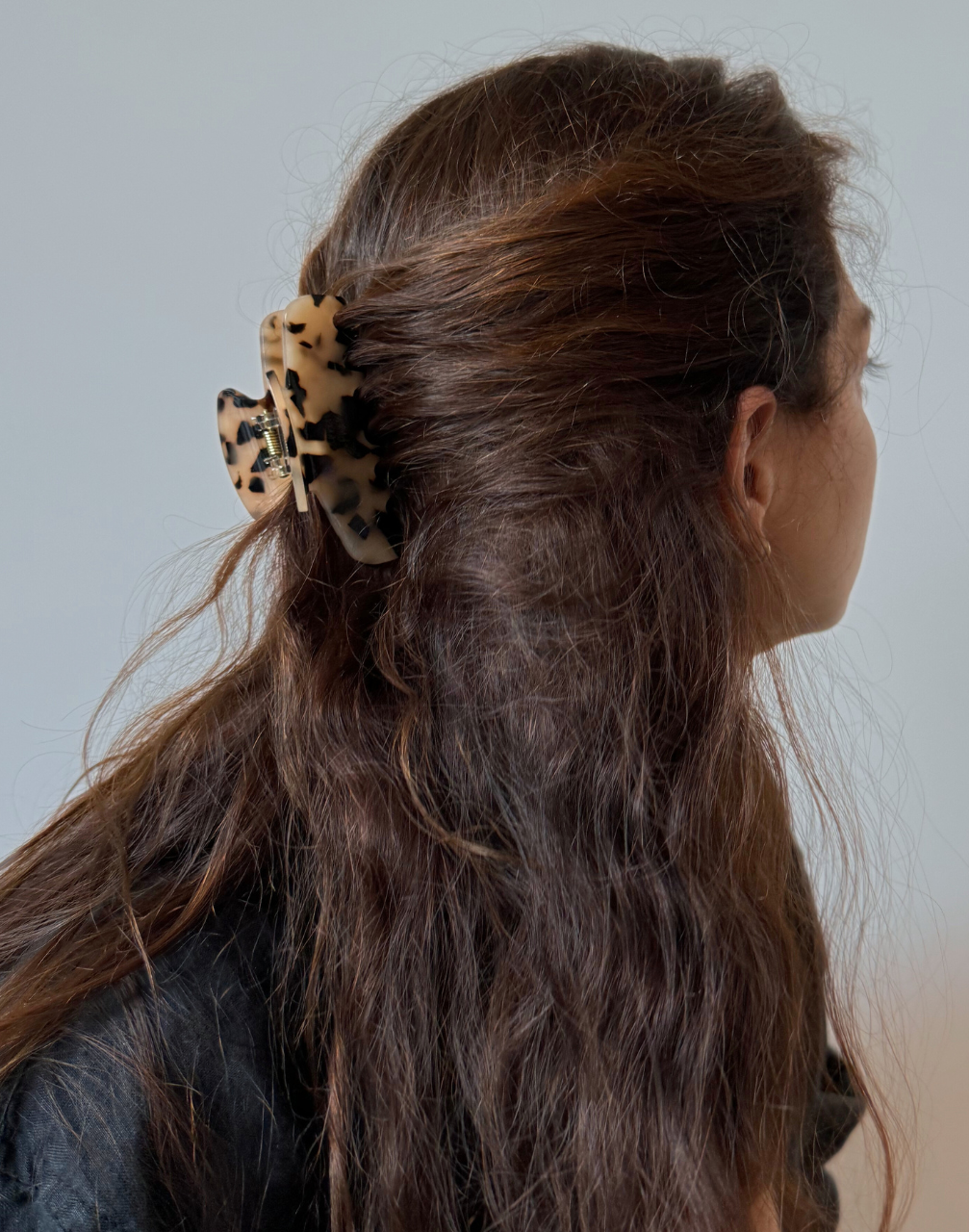 Reverie Hair - Refined Hold / Chocolate / Hair Clip
