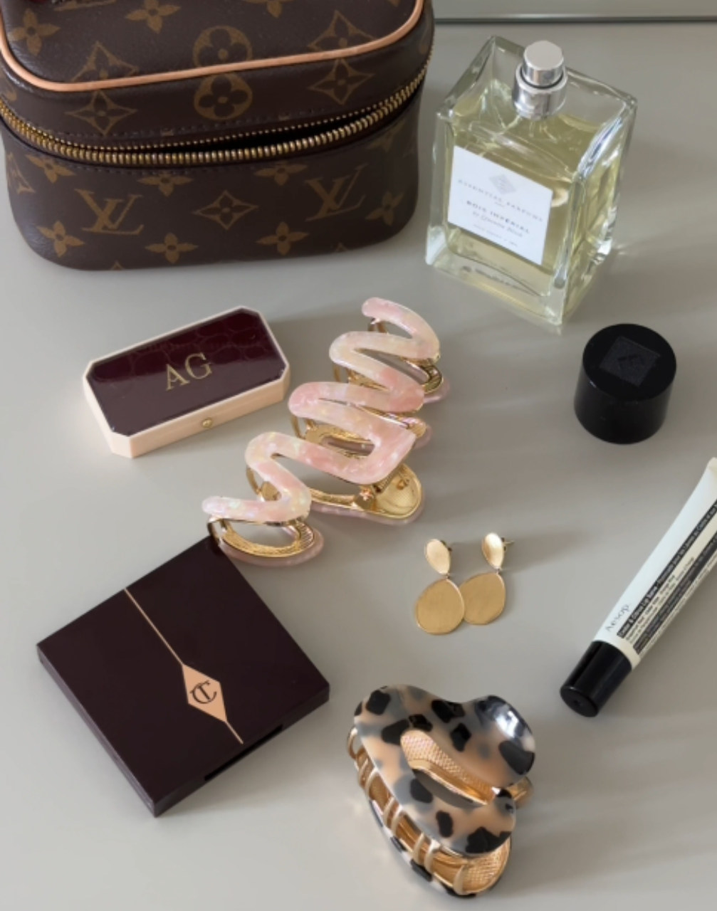 Reverie Hair - Wavy Twist / Pink / Hair Clips